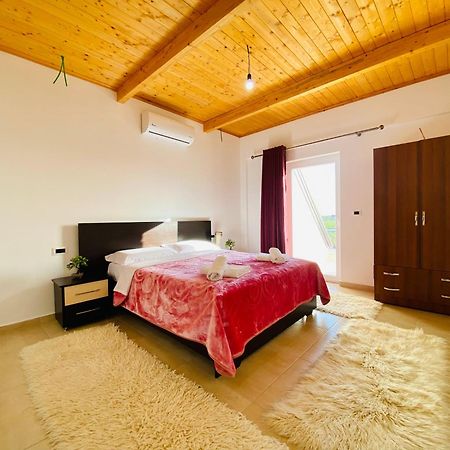 Lahuta E Vjeter Agroturizem Hotel Lac Ngoại thất bức ảnh