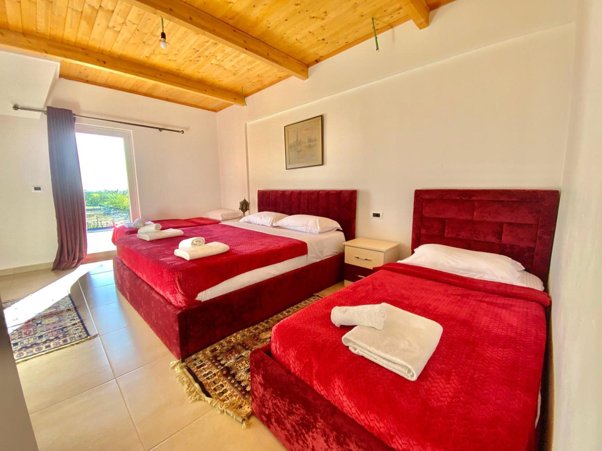 Lahuta E Vjeter Agroturizem Hotel Lac Ngoại thất bức ảnh